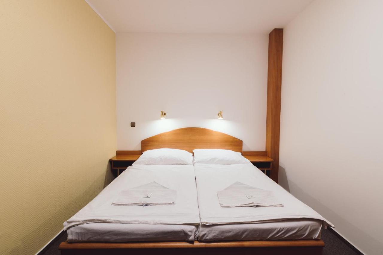 Hotel Annahof Domasov Luaran gambar