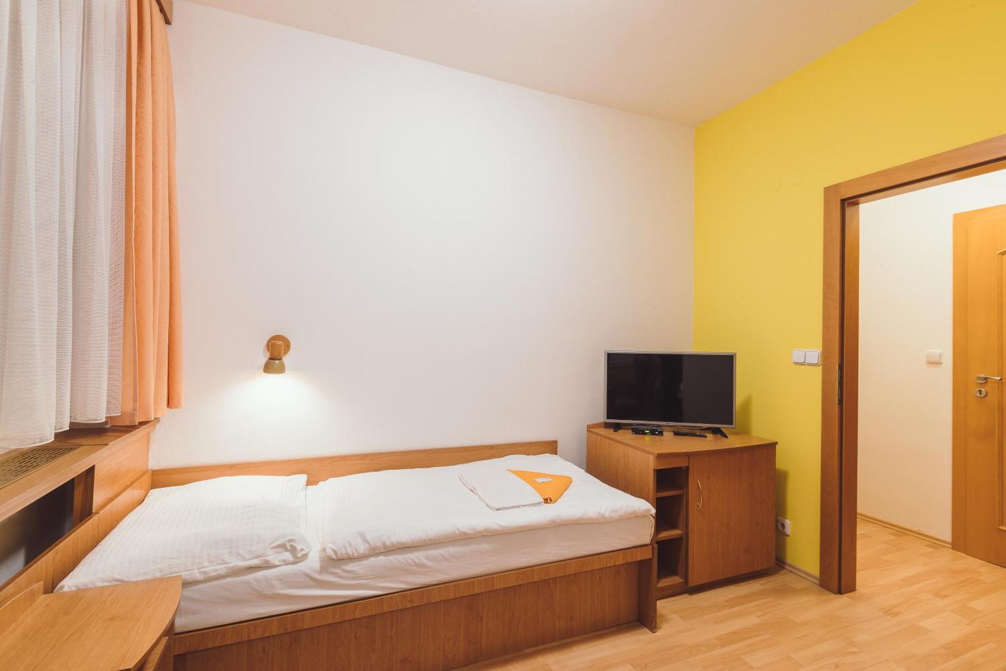 Hotel Annahof Domasov Luaran gambar