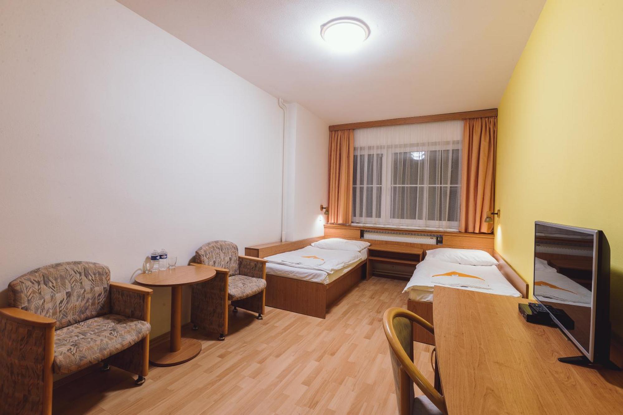 Hotel Annahof Domasov Luaran gambar